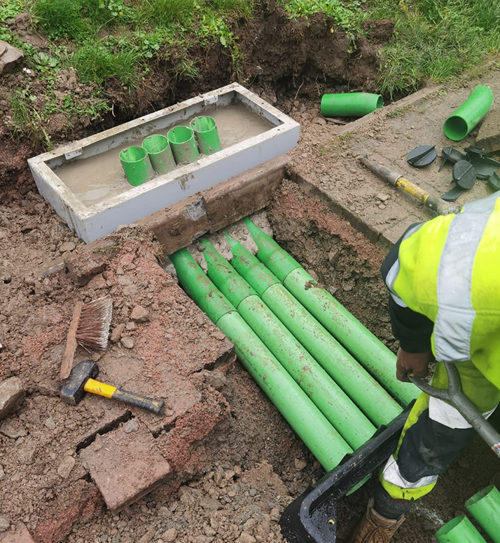 Highway maintenance in Tonypandy
